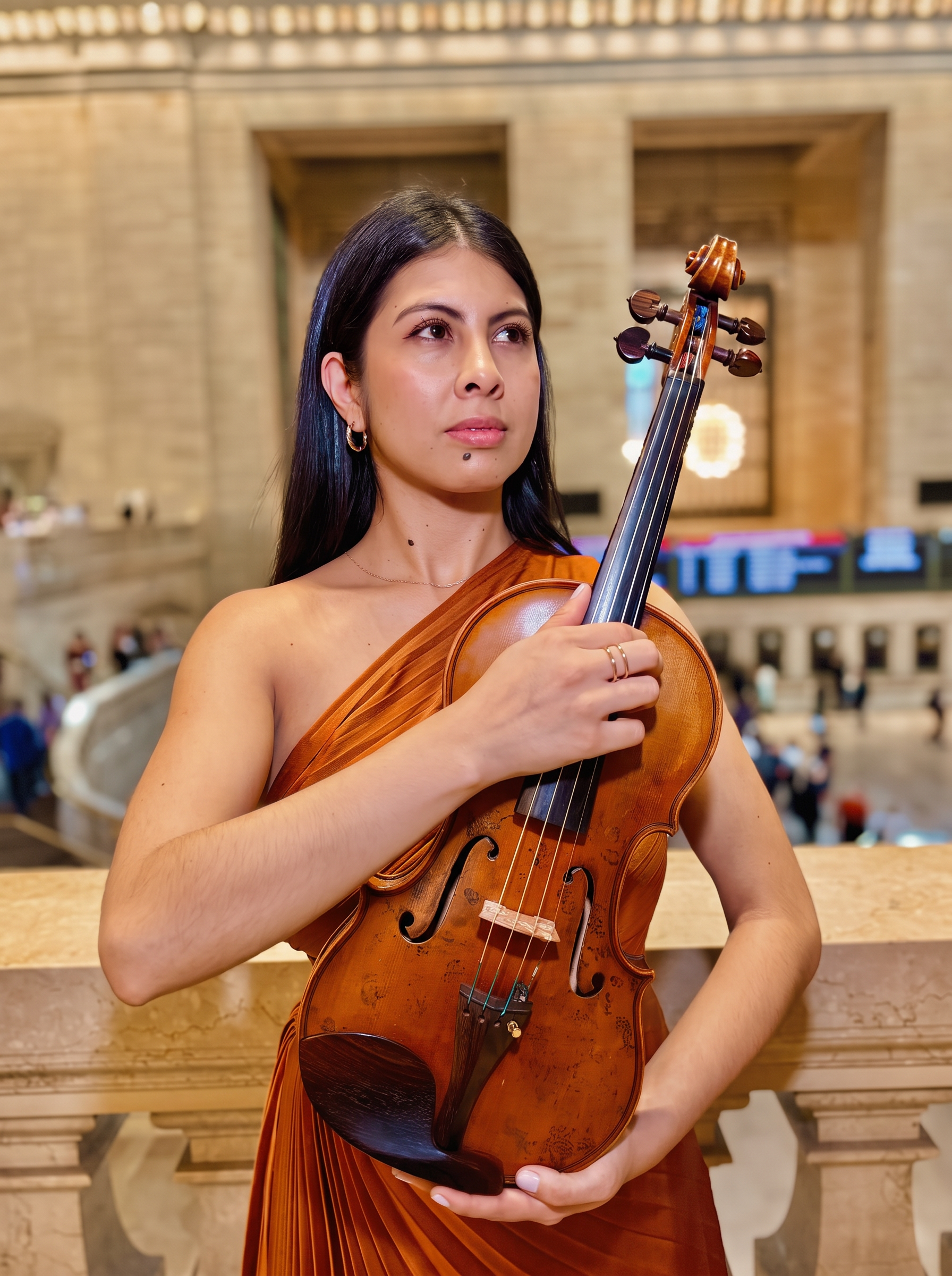 Daniela Galindo, keynote speaker and violinist